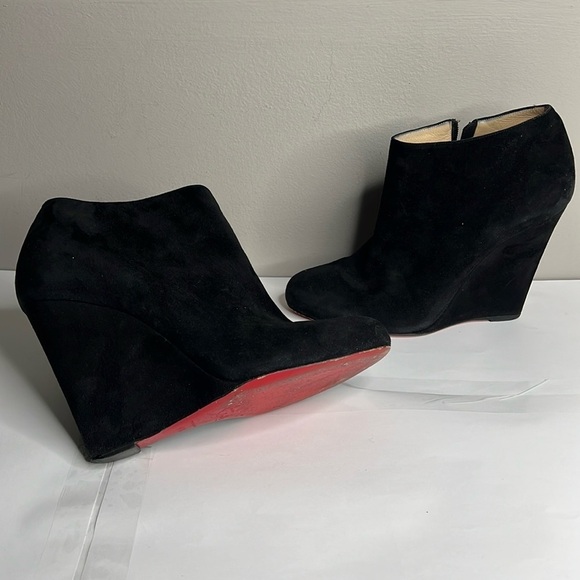 CHRISTIAN LOUBOUTIN 41.5 Black Suede Belle Zeppa 100 Wedge Zip Ankle Boots - Picture 1 of 10